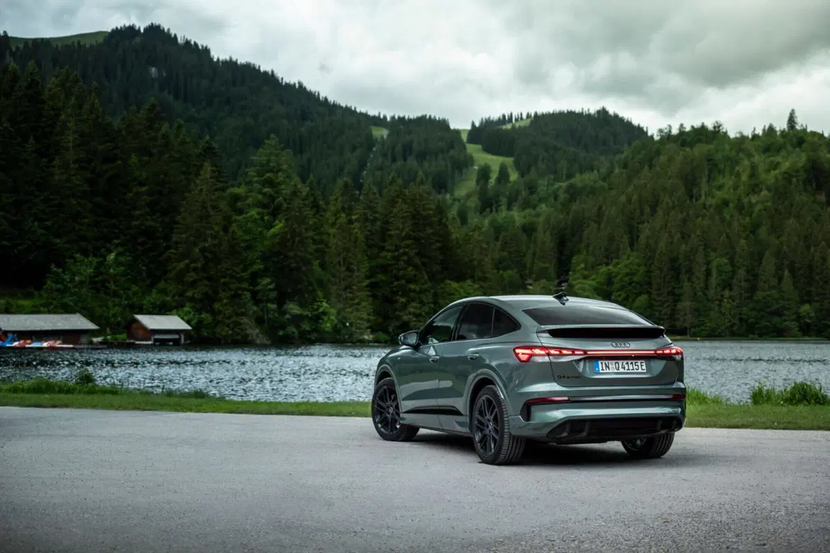 Nuova Audi Q4 e-tron: più muscoli, più digitale, più autonomia | Caratteristiche, prezzi e allestimenti  (10)