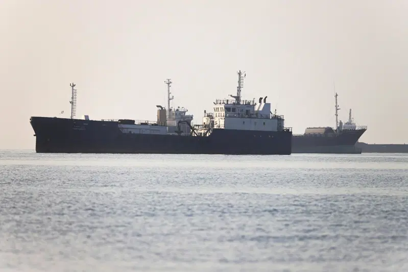 Navi bloccate nello Stretto di Hormuz