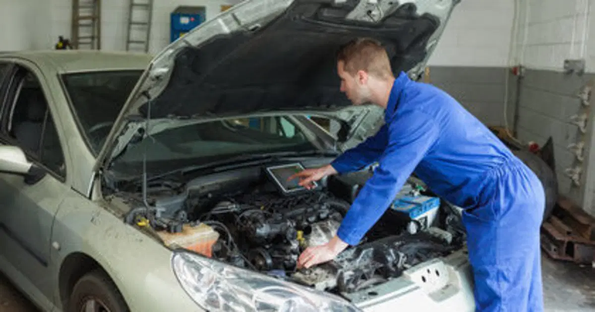 Auto elettriche, il conto delle riparazioni che nessuno ti racconta: costano il 20% in pi&ugrave;