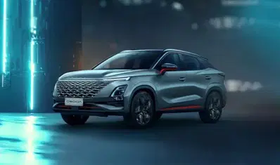 Il paradosso delle auto cinesi: tutti le esaltano ma in Cina le vendite calano. Che cosa succede?