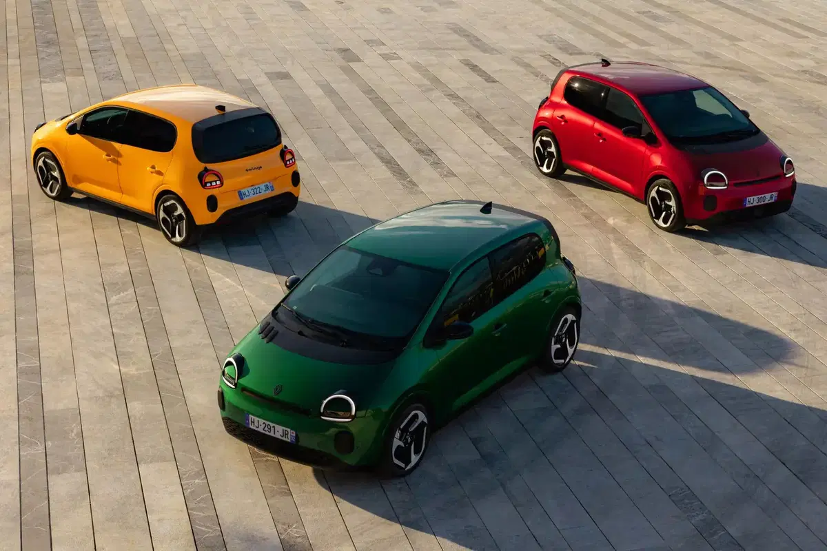 Ordini di auto elettriche in volata del 50%: Renault travolta da una domanda che non riesce a soddisfare