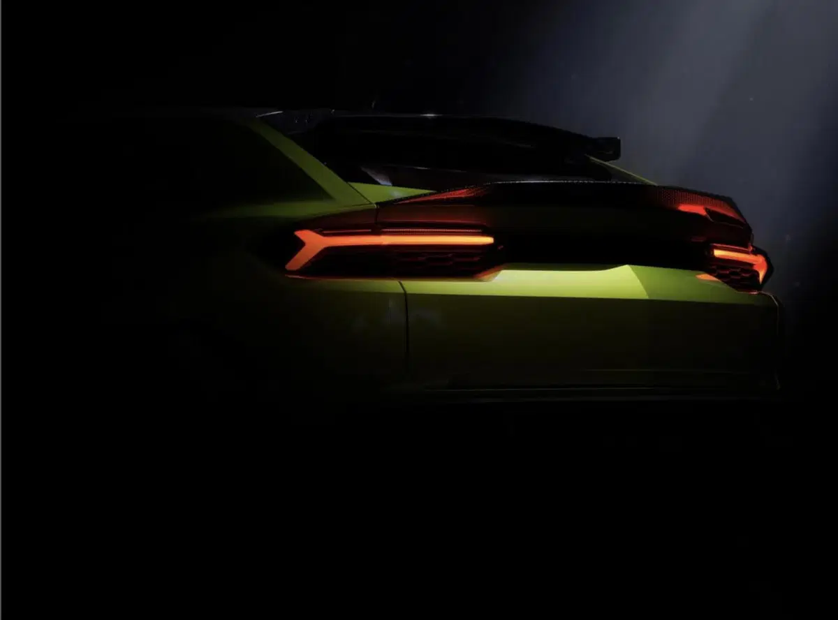 Lamborghini Urus SE Performante: 800 CV stanno per diventare "pochi", la prima foto accende la miccia