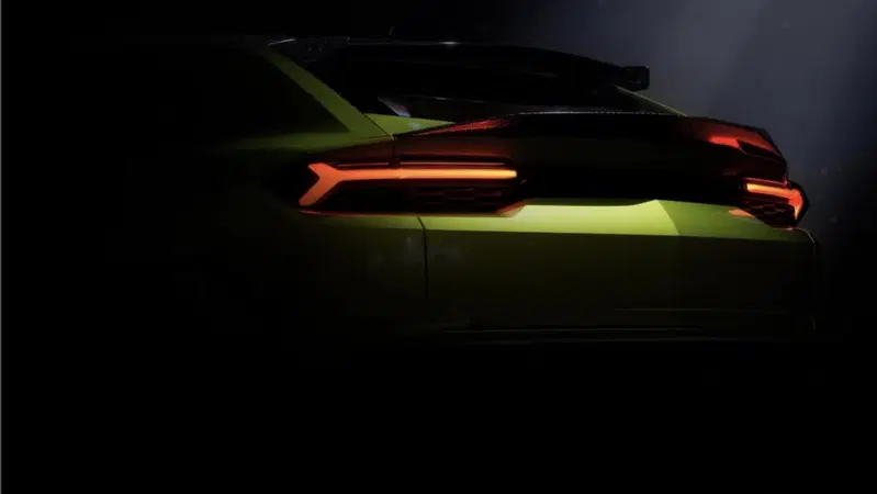 Lamborghini Urus SE Performante: 800 CV stanno per diventare "pochi", la prima foto accende la miccia