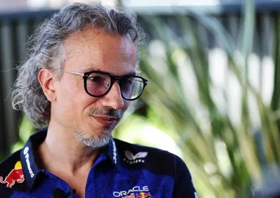F1. Verdetto FIA? Molto sorpresi, impatto enorme: Red Bull chiede la revisione dell'ADUO, mentre Mekies blinda Verstappen: Resta se veloci