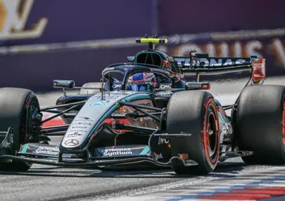 F1, l’Austria si tinge d’azzurro nella FP2: Antonelli fa sognare a Spielberg, ma la Ferrari risponde col nuovo motore