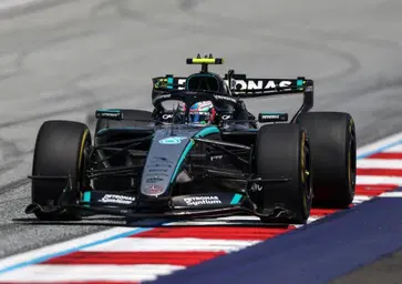 F1. Tutti temono il caldo ma non Kimi Antonelli: a Spielberg la sua Mercedes vola. Ferrari? I CV del nuovo motore ci sono ma...