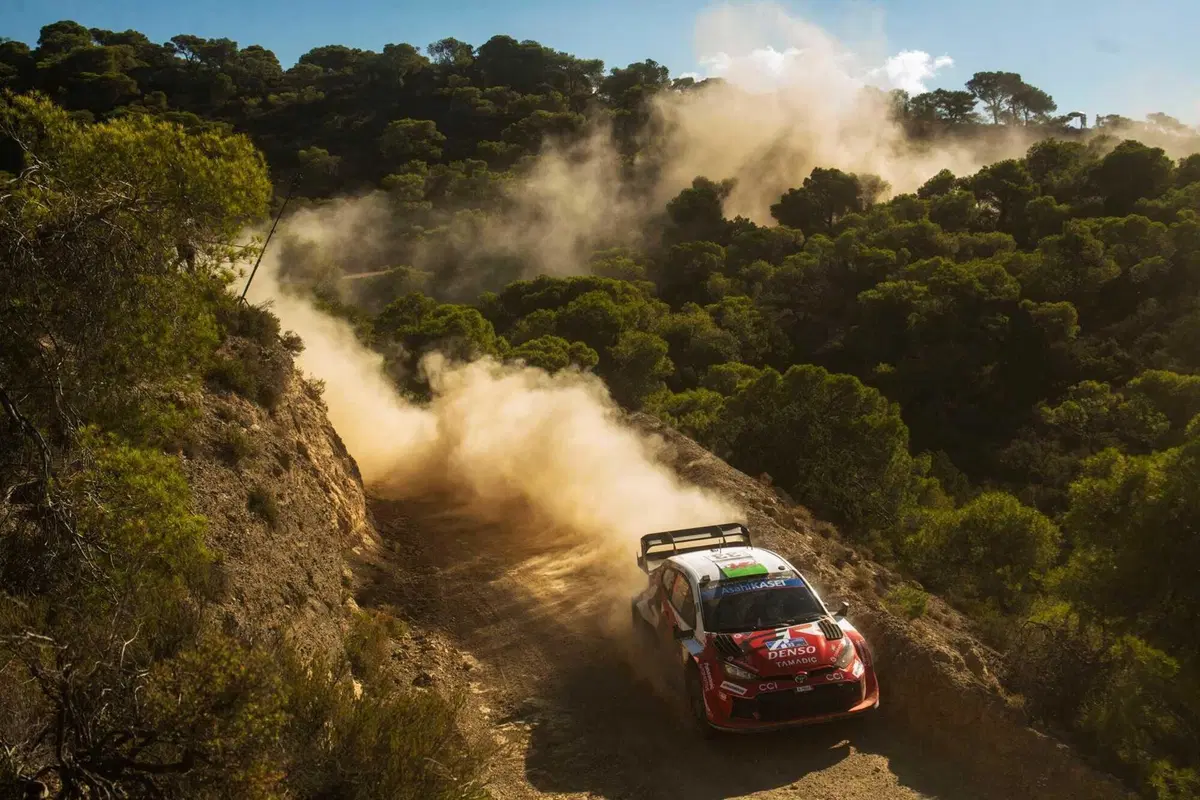 WRC26 #08 Acropolis Grecia. E finalmente è di nuovo Ogier (con un piccolo aiuto degli Dei dell’Olimpo) [VIDEO]