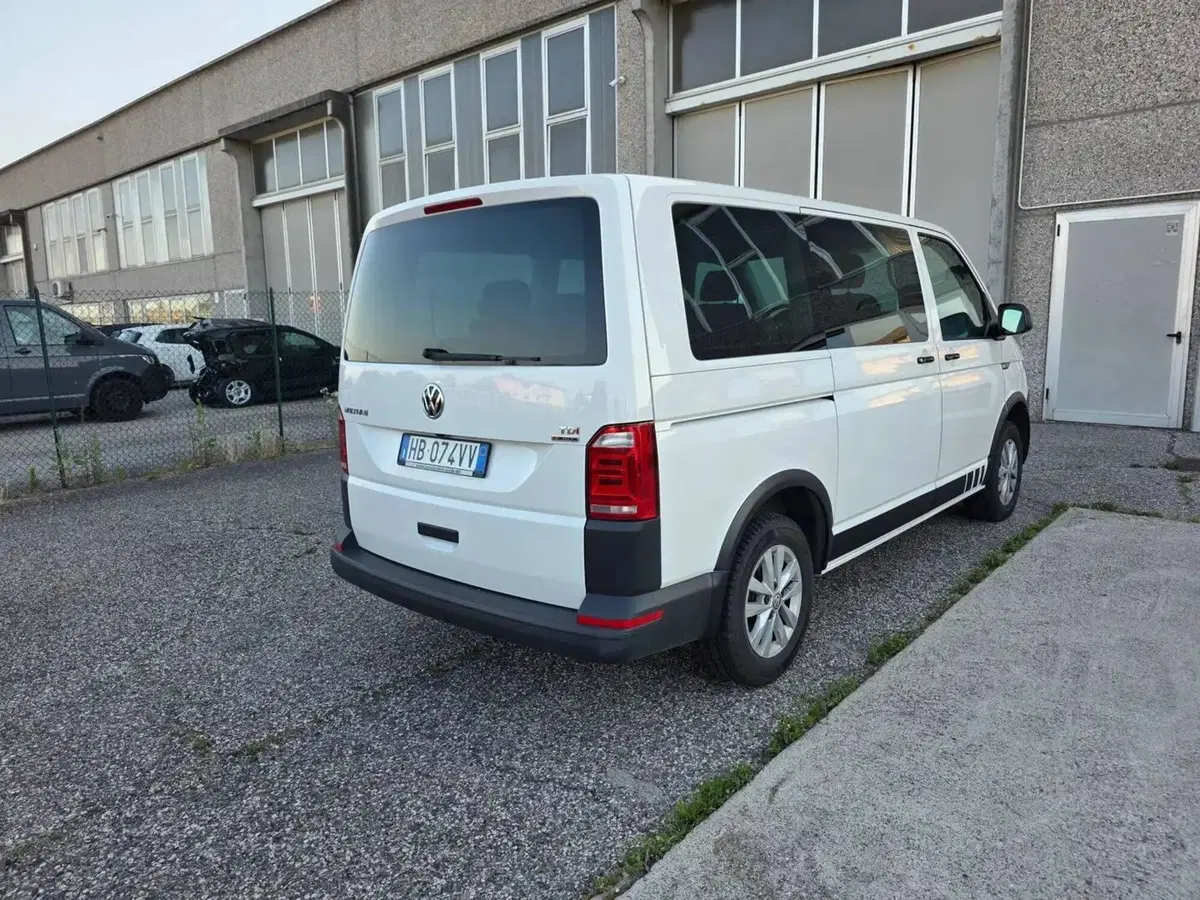 Volkswagen Multivan usata a Verona (4)
