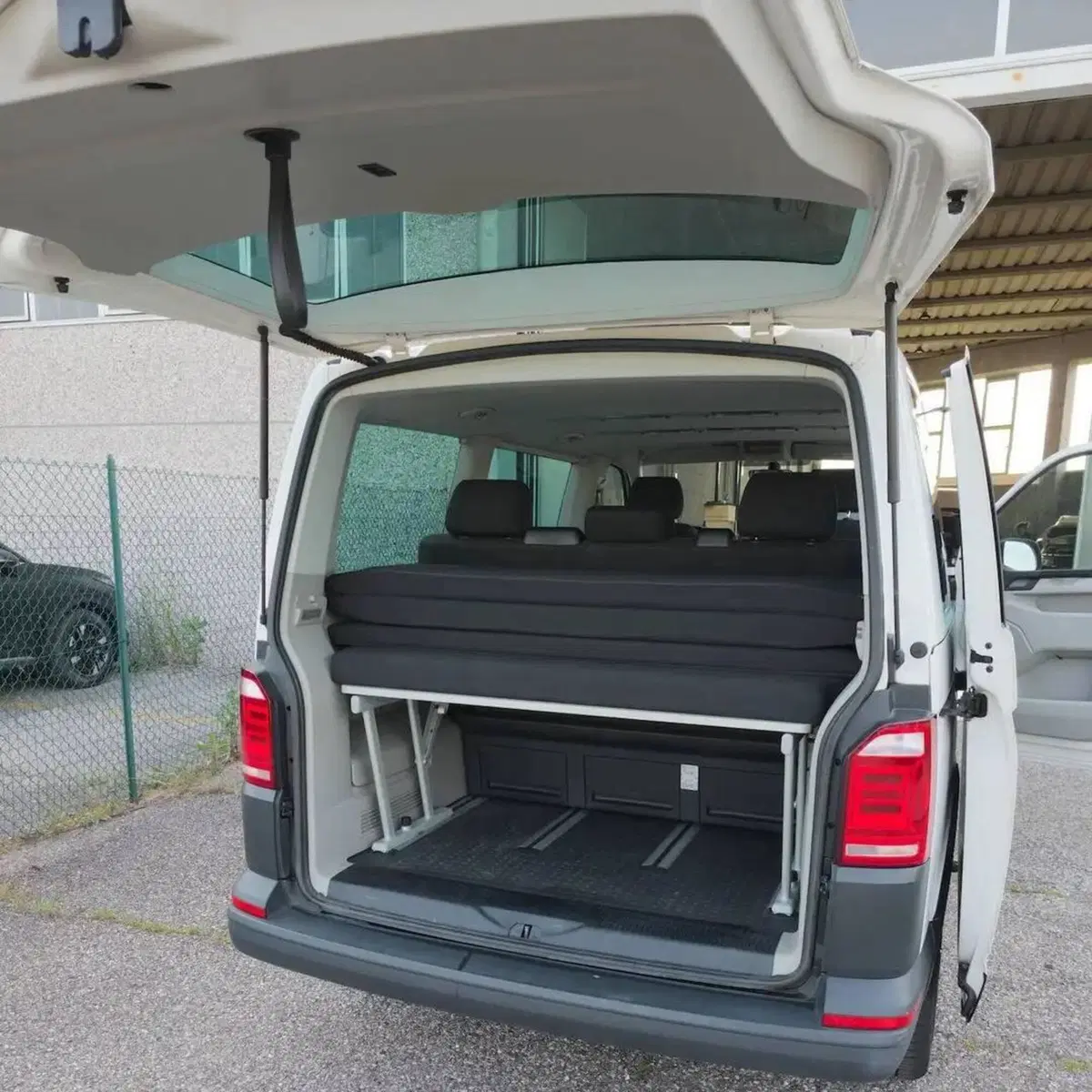 Volkswagen Multivan usata a Verona (9)