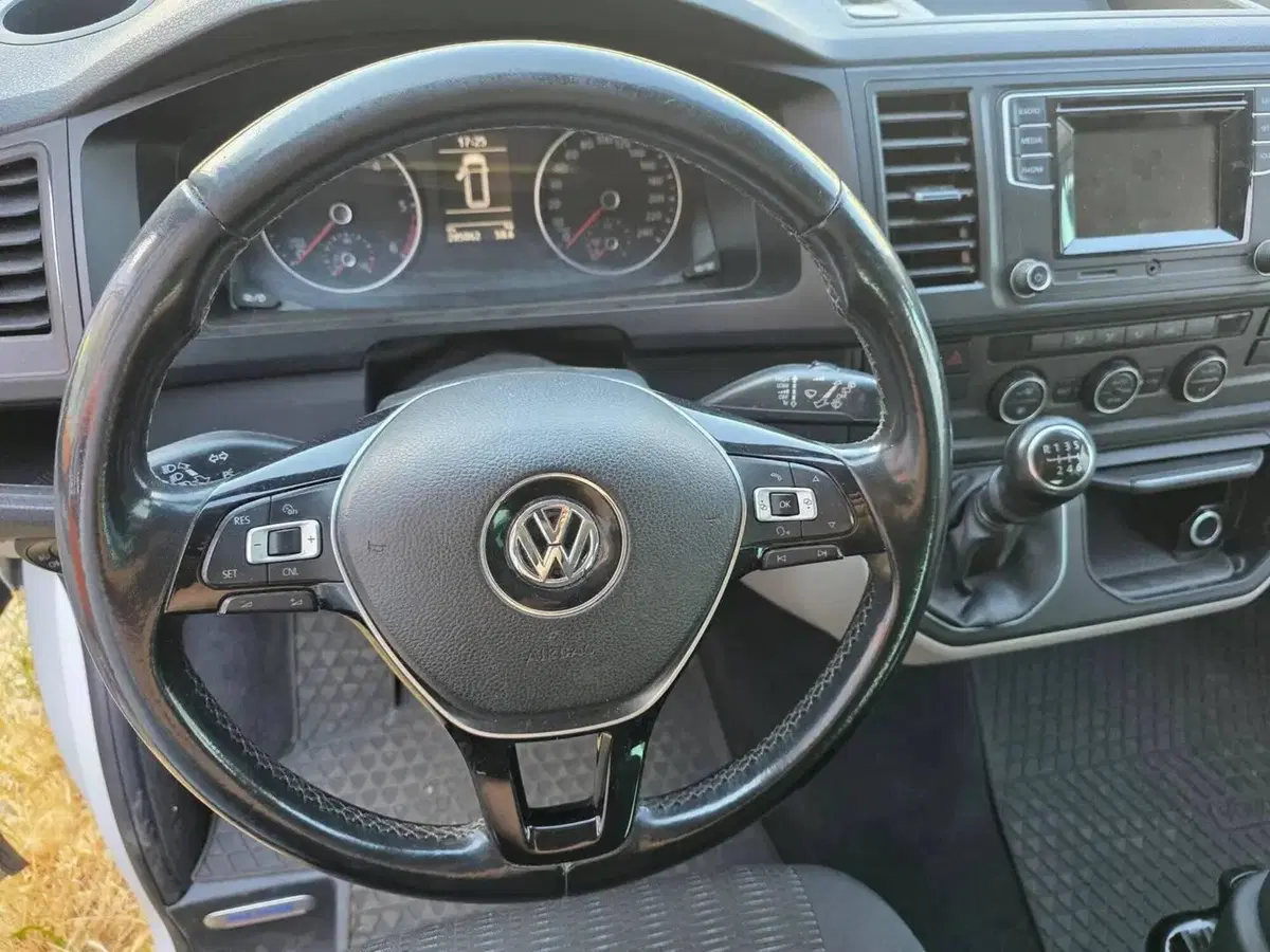 Volkswagen Multivan usata a Verona (13)