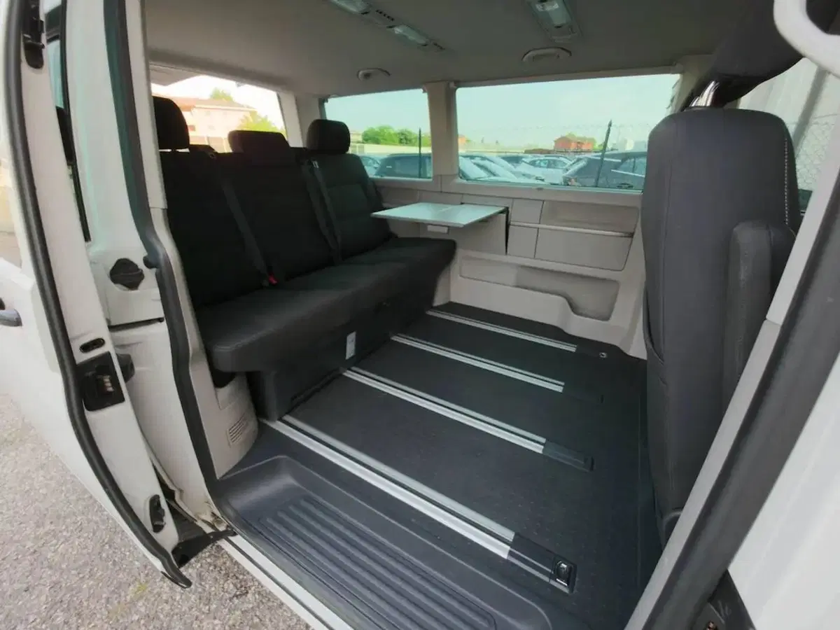 Volkswagen Multivan usata a Verona (8)