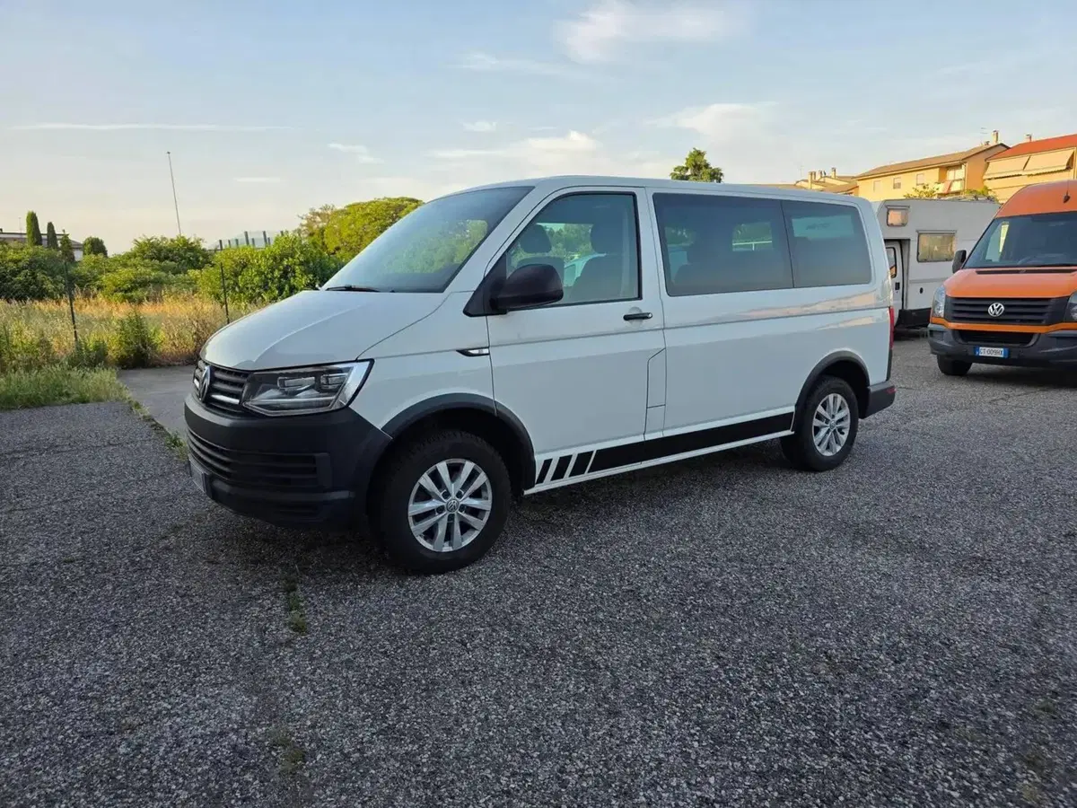 Volkswagen Multivan usata a Verona