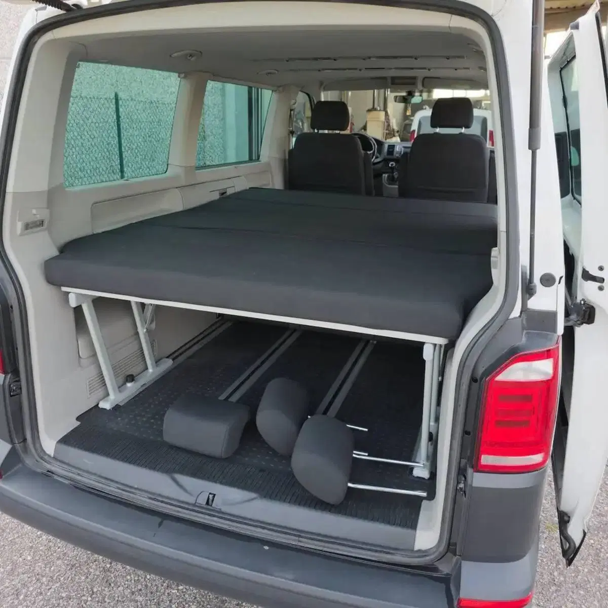 Volkswagen Multivan usata a Verona (10)