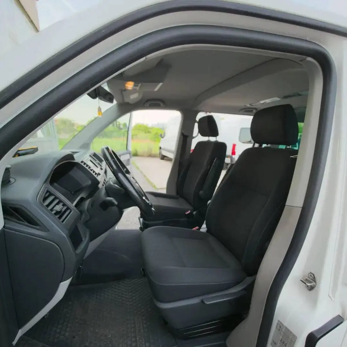 Volkswagen Multivan usata a Verona (5)