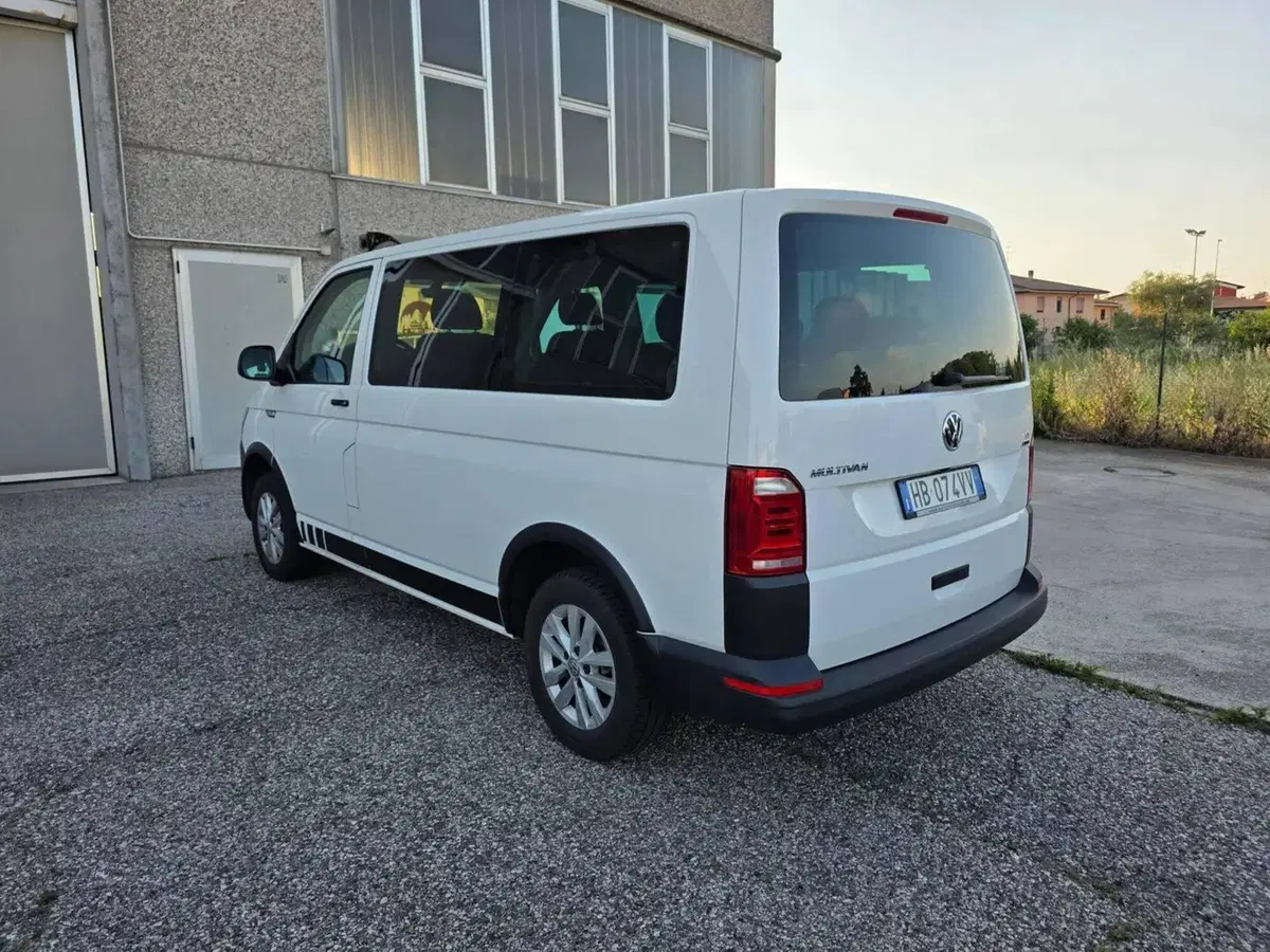 Volkswagen Multivan usata a Verona (3)