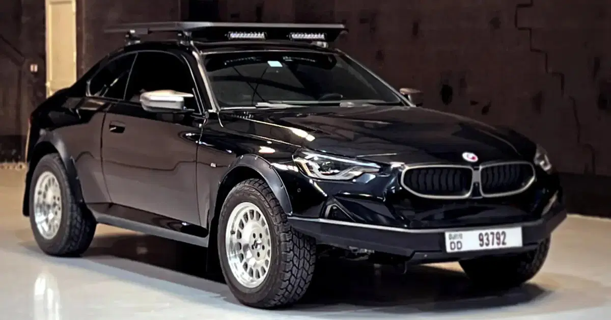 La BMW M240i cambia completamente volto: ecco la versione Safari che sta facendo discutere