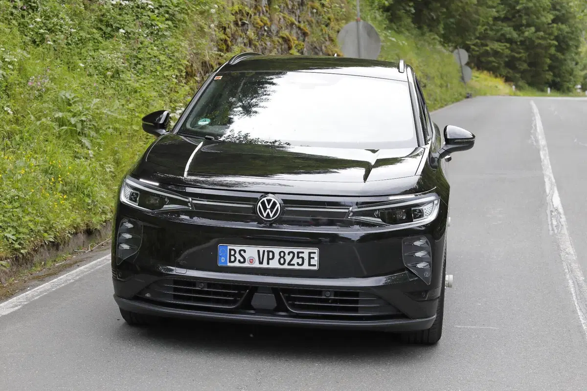 Volkswagen ID.4 dice addio al suo nome: ecco la nuova ID. Tiguan