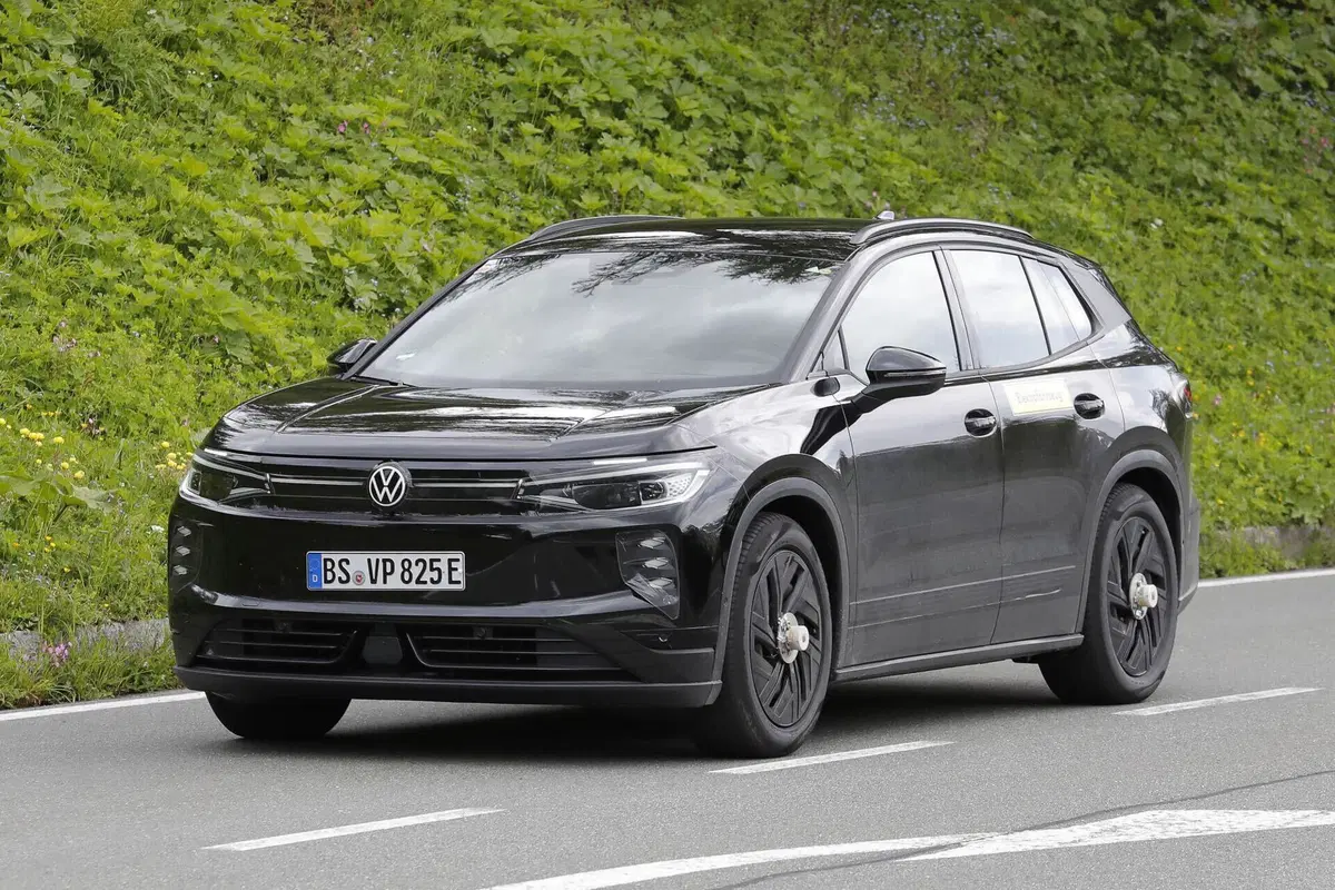 Volkswagen ID.4 dice addio al suo nome: ecco la nuova ID. Tiguan (4)