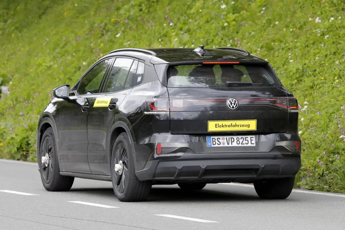 Volkswagen ID.4 dice addio al suo nome: ecco la nuova ID. Tiguan (11)