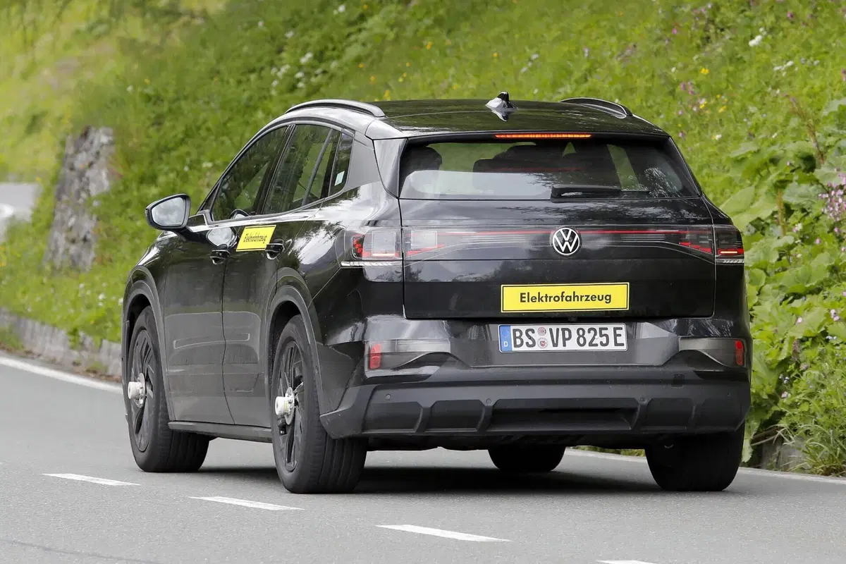 Volkswagen ID.4 dice addio al suo nome: ecco la nuova ID. Tiguan (13)