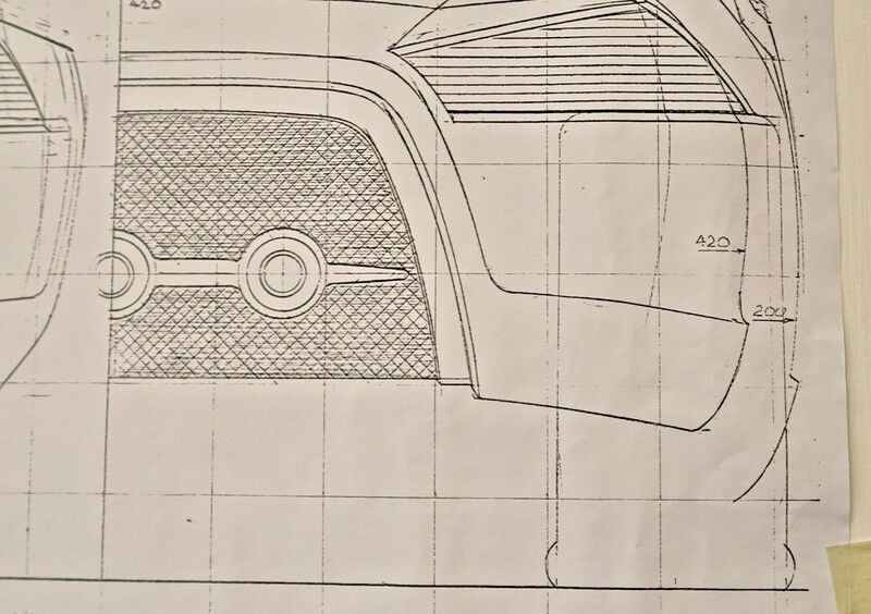 La mappatura delle curve: in questo modo si ha il totale controllo del progetto in ogni suo punto.  La coscienza del progettista sul suo operato diventa infallibile, ripercorsa palmo a palmo ogni superficie dell&#039;automobile nascitura.