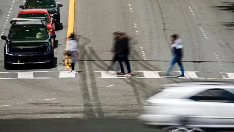 SUV sempre pi&ugrave; grandi, lo studio che preoccupa: cresce il rischio per i pedoni