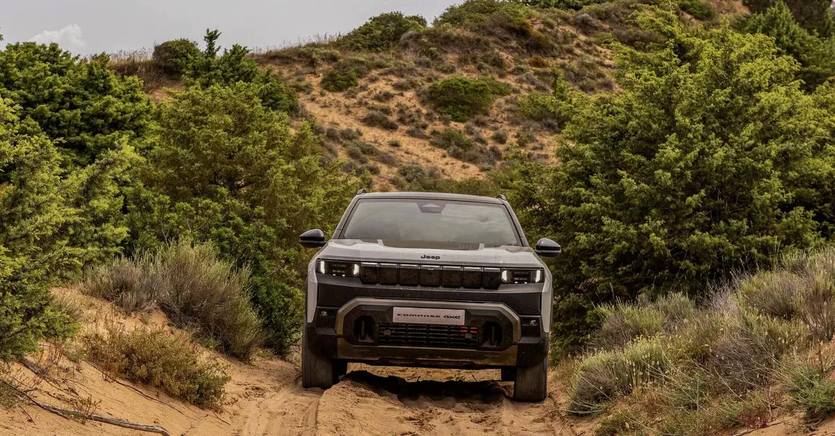 Jeep Avenger 2026: il restyling migliora davvero tutto? Prova completa tra design, interni, motori e
