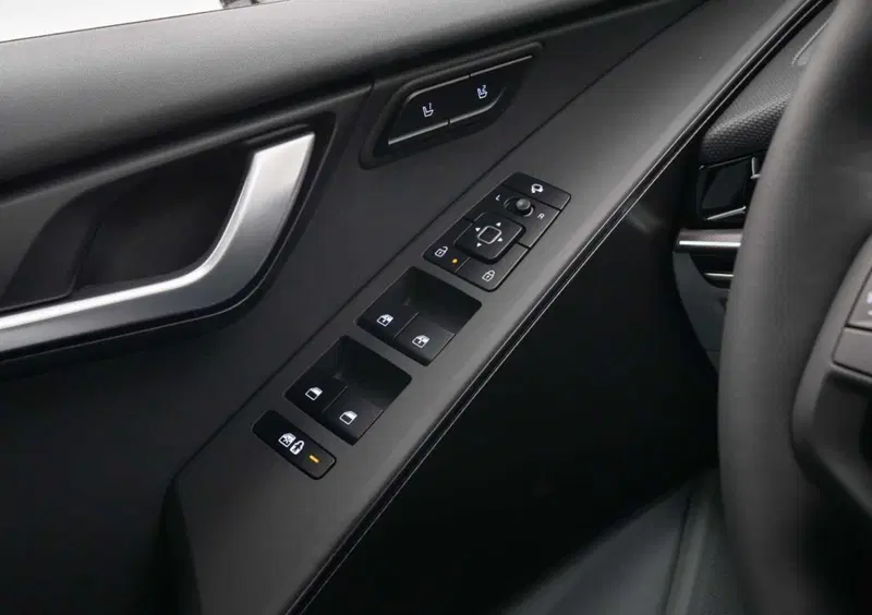Kia Niro (2022-->>) (22)