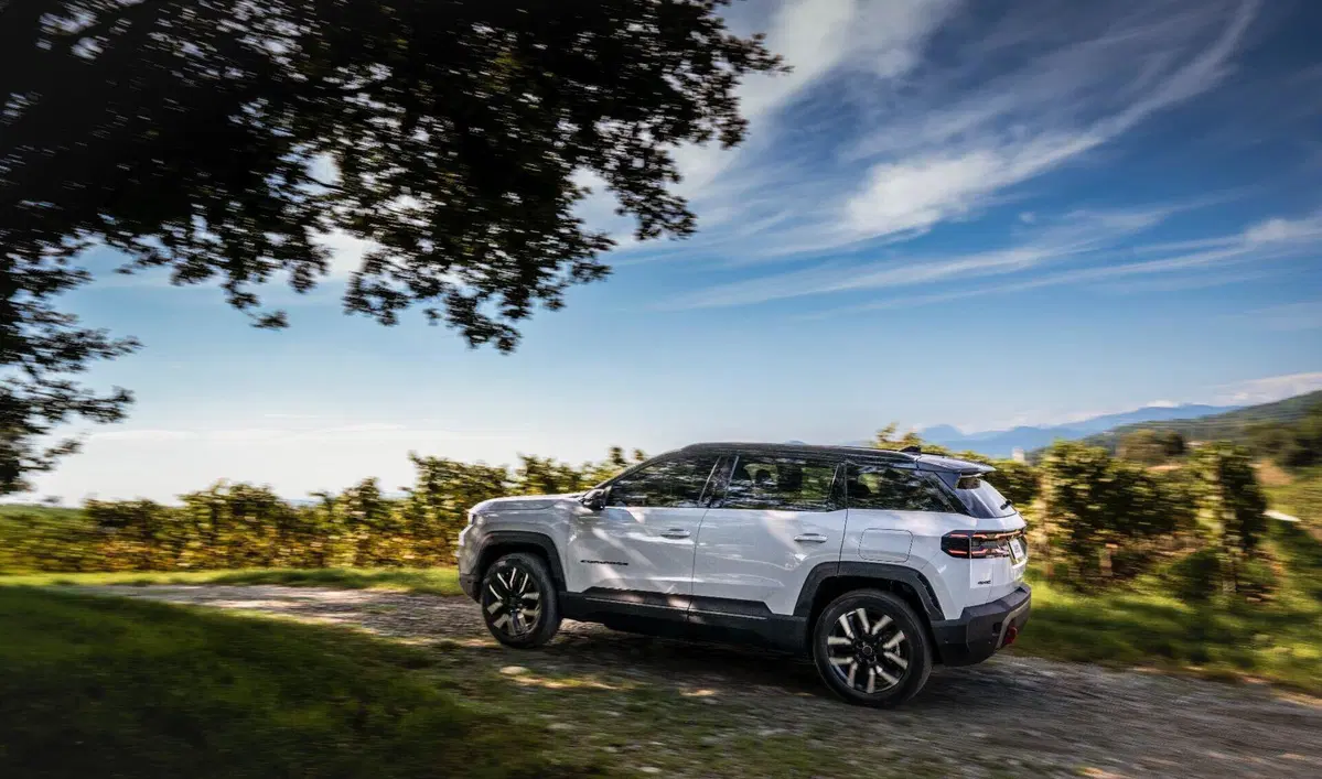 Jeep Avenger 2026: il restyling migliora davvero tutto? Prova completa tra design, interni, motori e (15)