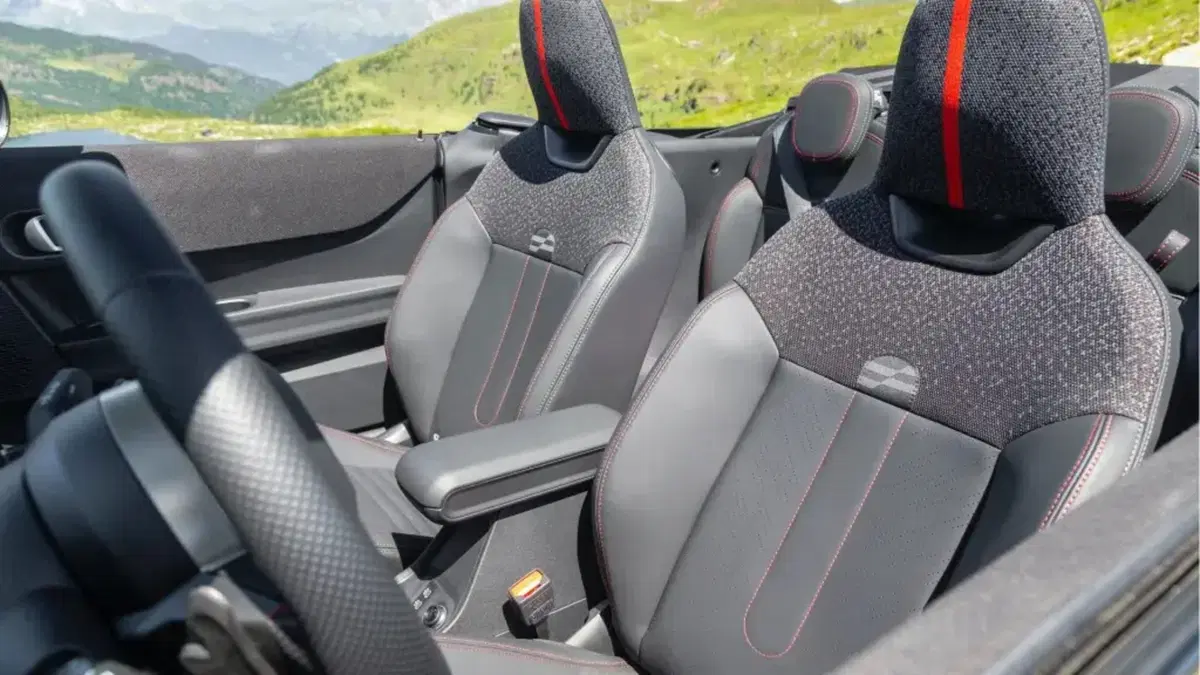 Mini John Cooper Works Cabrio, la prova: il go-kart feeling c'è ancora, ma non è più quello di una volta (3)