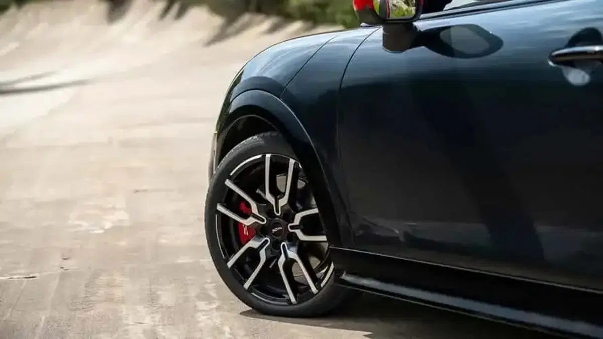 Mini John Cooper Works Cabrio, la prova: il go-kart feeling c'è ancora, ma non è più quello di una volta (10)