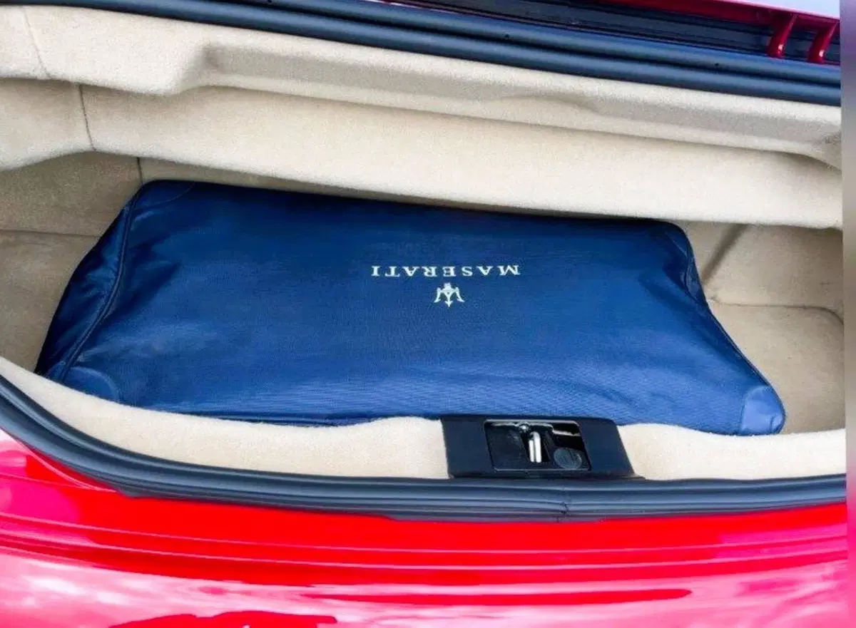 Maserati Grancabrio usata a Milano (7)