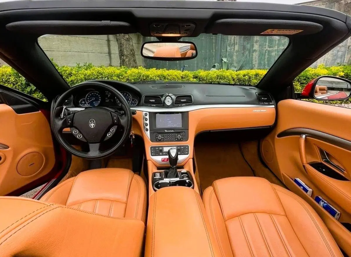Maserati Grancabrio usata a Milano (2)