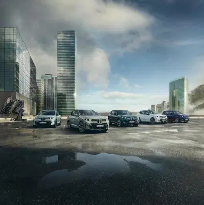 Nuova BMW X5: arriva la prima versione elettrica della storia e cambia completamente volto