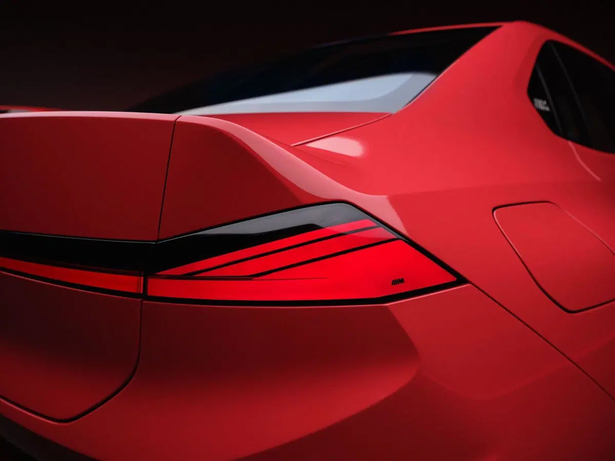 BMW M3 elettrica, che bomba: con 1.395 CV supera persino la Ferrari Luce (13)