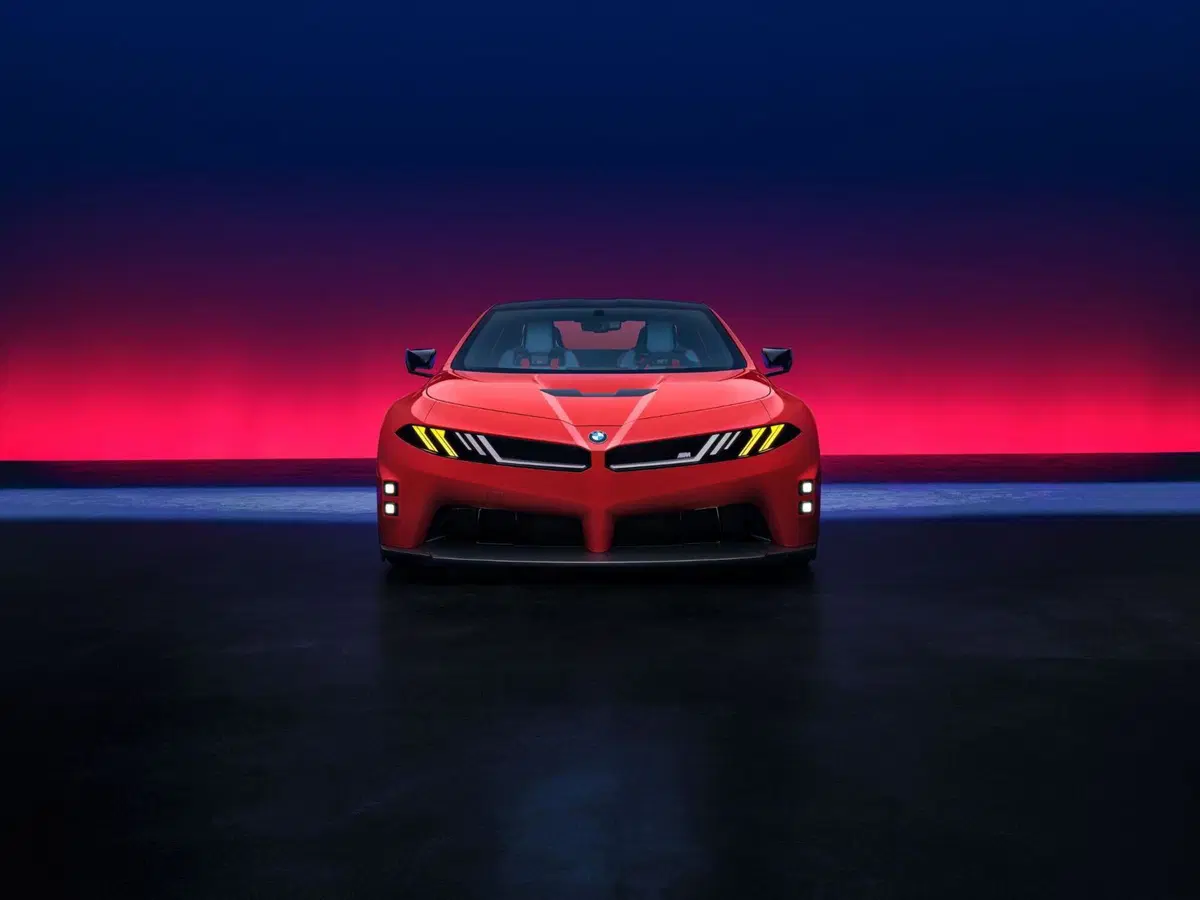 BMW M3 elettrica, che bomba: con 1.395 CV supera persino la Ferrari Luce (18)