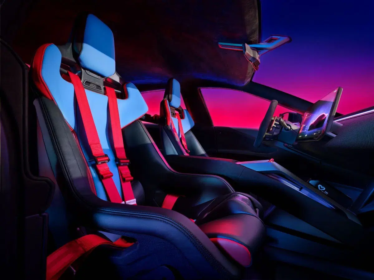 BMW M3 elettrica, che bomba: con 1.395 CV supera persino la Ferrari Luce (23)