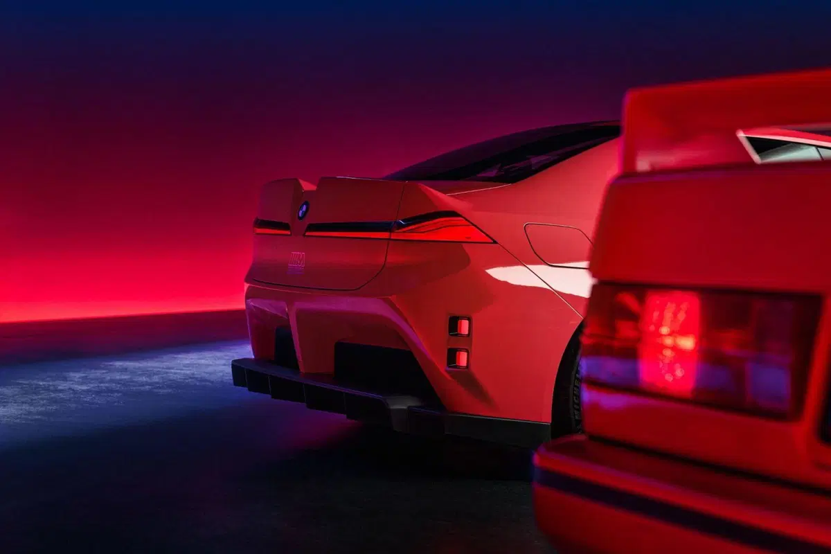 BMW M3 elettrica, che bomba: con 1.395 CV supera persino la Ferrari Luce (26)
