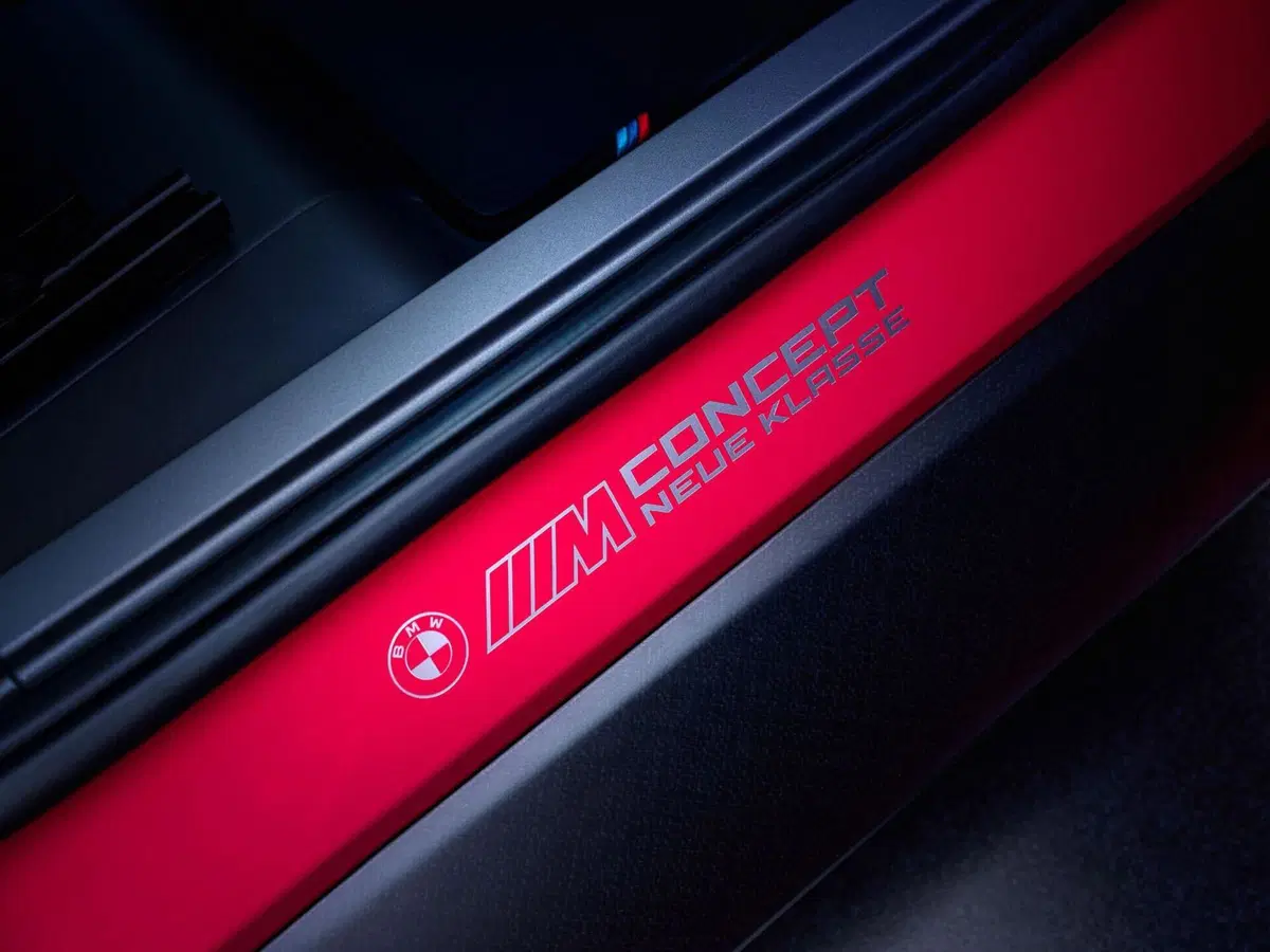 BMW M3 elettrica, che bomba: con 1.395 CV supera persino la Ferrari Luce (31)