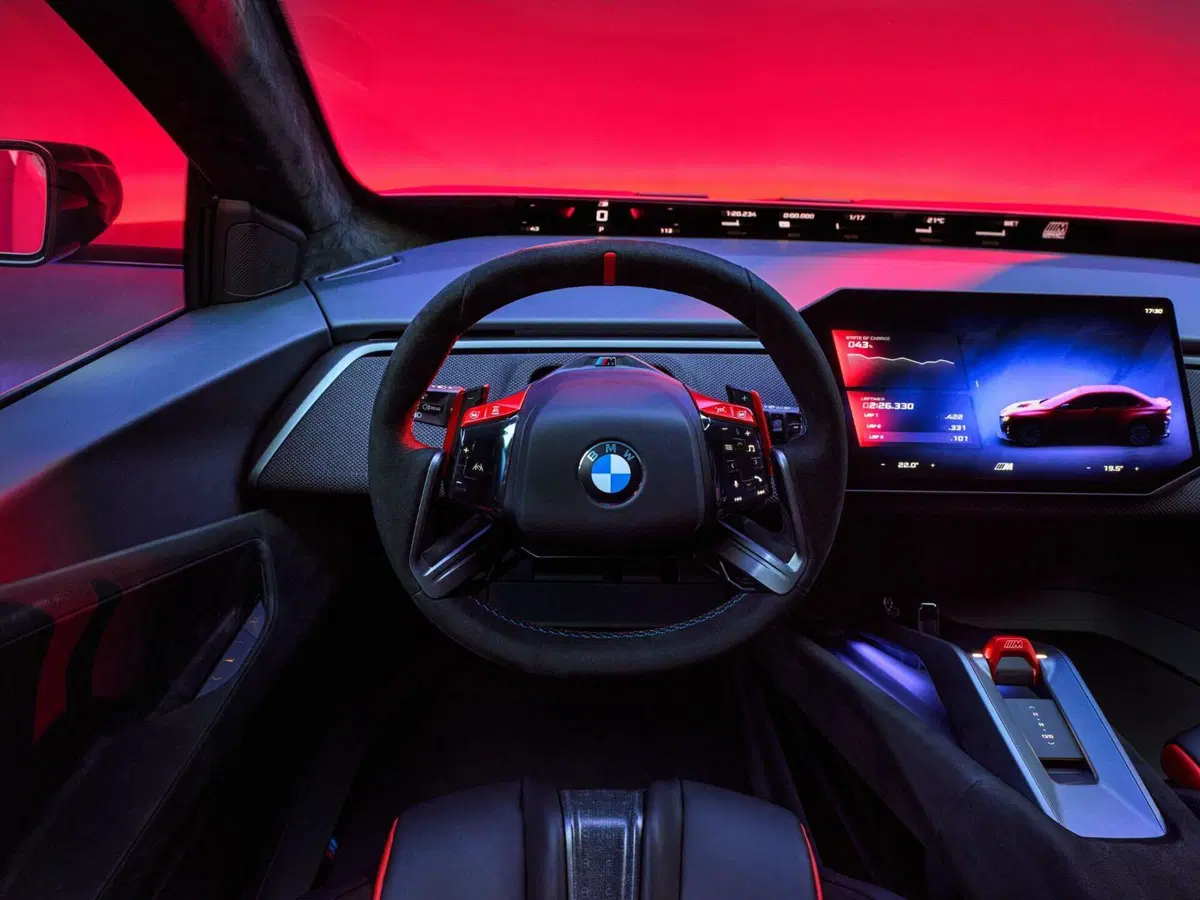 BMW M3 elettrica, che bomba: con 1.395 CV supera persino la Ferrari Luce (34)