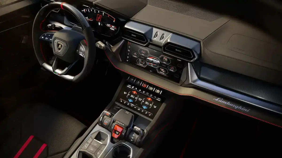 Lamborghini Urus SE Performante: nasce il Super SUV più veloce di sempre, con 812 CV e una tecnologia mai vista