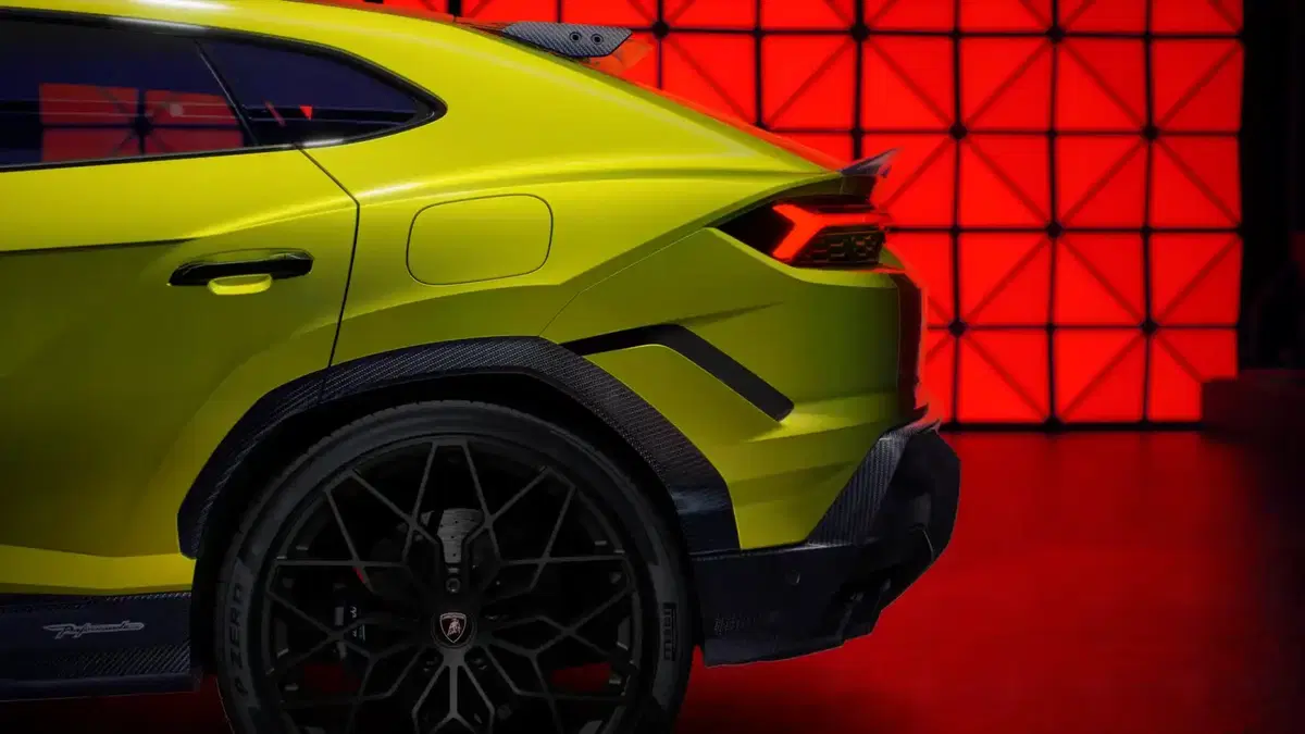 Lamborghini Urus SE Performante: nasce il Super SUV più veloce di sempre, con 812 CV e una tecnologia mai vista (10)