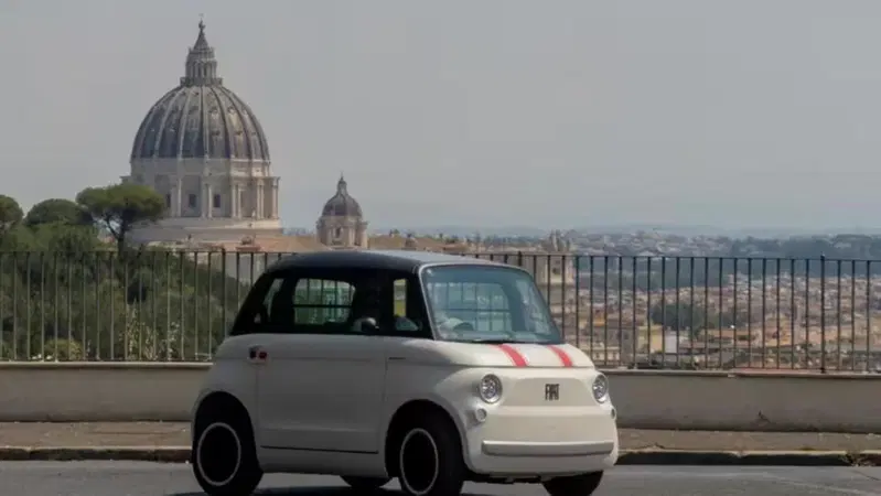 Fiat porta Topolino e Tris in Vaticano: cos&igrave; cambia la mobilit&agrave; elettrica della Santa Sede
