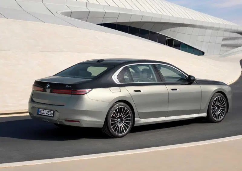 BMW Serie 7 (2022-->>) (5)