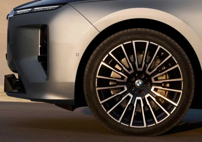 BMW Serie 7 (2022-->>) (19)