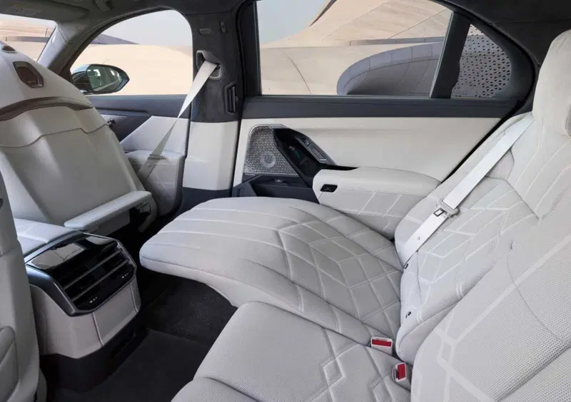 BMW Serie 7 (2022-->>) (15)