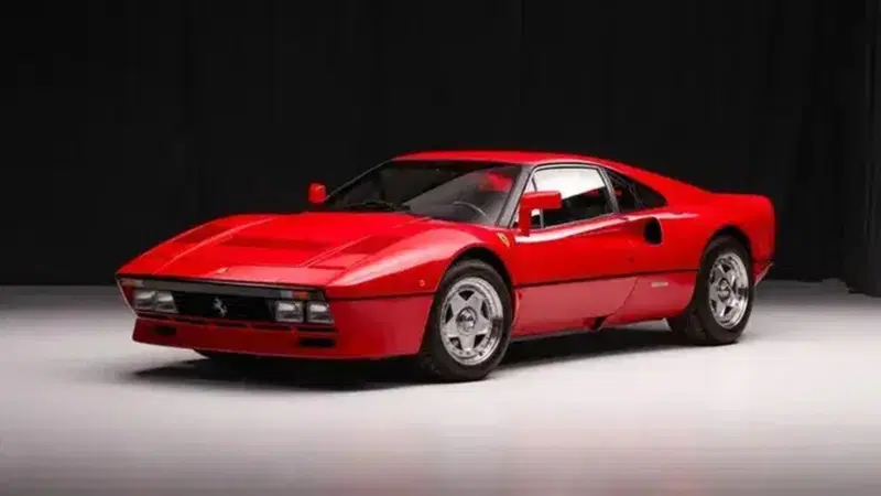 Ferrari 288 GTO, l'asta &egrave; gi&agrave; da record: il prezzo continua a salire