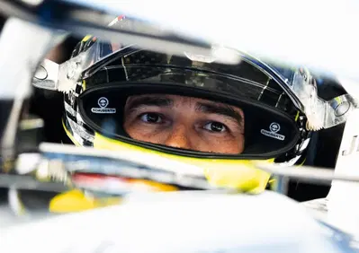 Andremo più lenti in curva per essere più veloci: Perez svela il paradosso delle monoposto 2026 di F1 a Silverstone