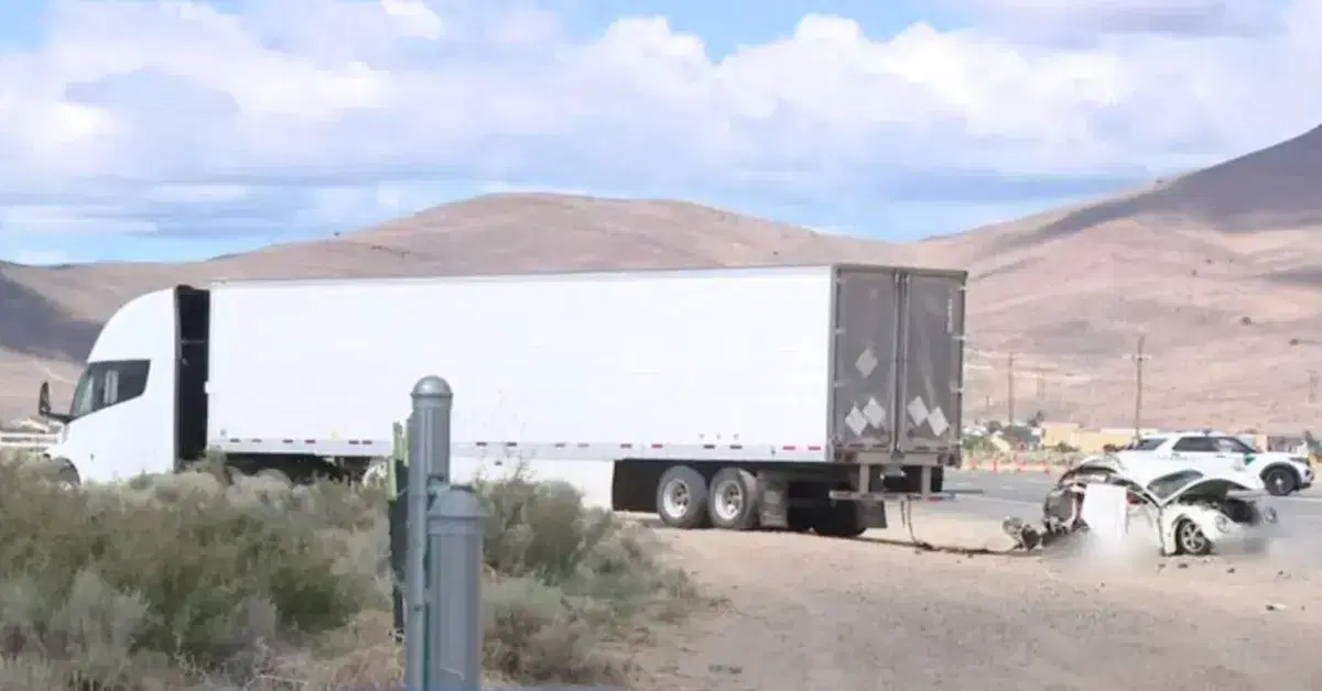 Tesla Semi, primo incidente mortale per il camion elettrico: il conducente si sarebbe addormentato