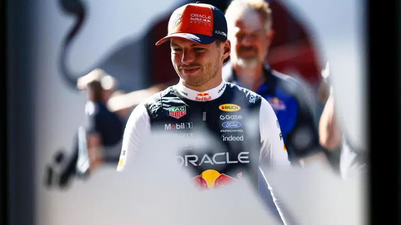 F1. "Rallenti molto, c'&egrave; un calo del motore: &egrave; semplice": Max Verstappen svela l'incubo tecnico di Silverstone (e gela le voci di mercato)